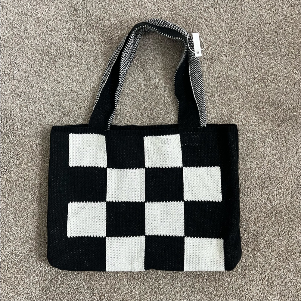 Stylish Black and White Checkered Knit Tote Bag